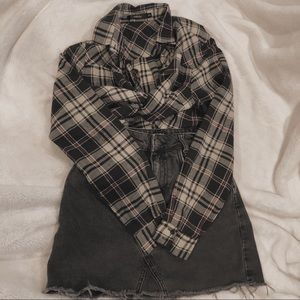 Cropped Flannel 🖤